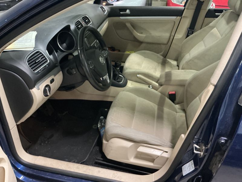 Volkswagen Golf VI 1.6 TDI Highline BlueMotion Tech 2011 – снимка 3