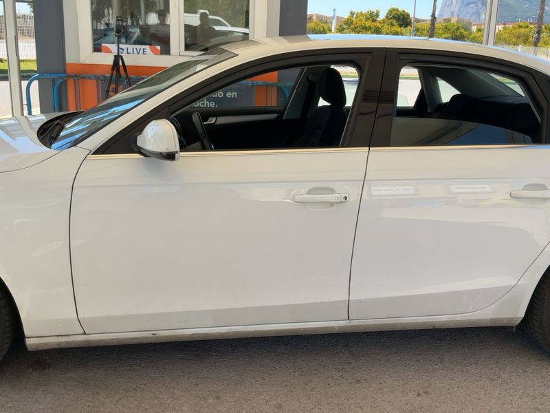 Audi A4 2.0 TDI 2009 – снимка 4