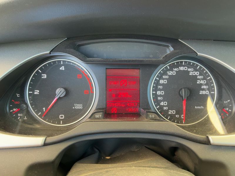 Audi A4 2.0 TDI 2009 – снимка 13