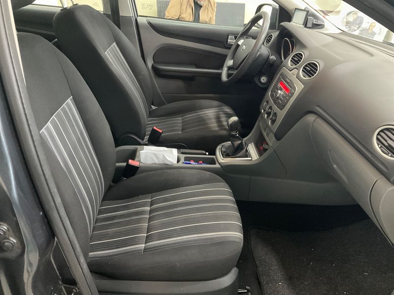 Ford Focus 1.6 Concept 2010 – снимка 3
