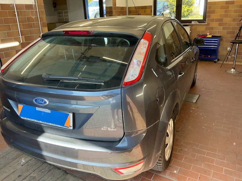 Ford Focus 1.6 Style+ 2010 – снимка 2