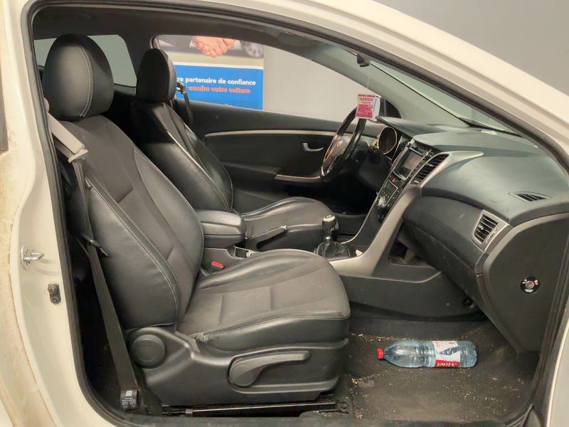 Hyundai i30 1.6 CRDi Design 2013 – снимка 16