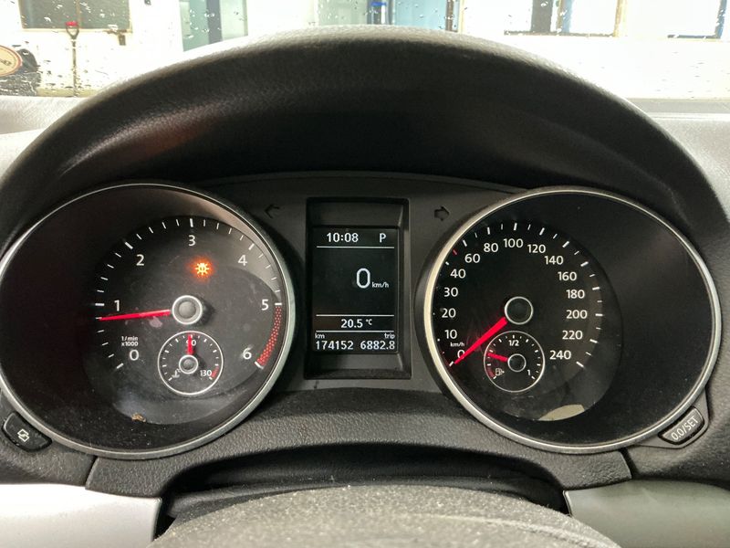 Volkswagen Golf VI 2.0 TDI Highline 2011 – снимка 13