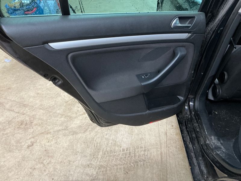 Volkswagen Golf VI 2.0 TDI Highline 2011 – снимка на щета 34