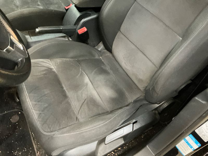 Volkswagen Golf VI 2.0 TDI Highline 2011 – снимка на щета 41