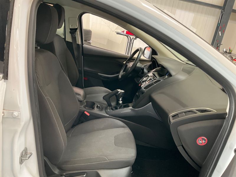 Ford Focus 1.0 EcoBoost Titanium 2013 – снимка 3