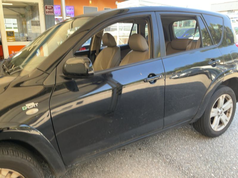 Toyota RAV 4 2.2 D-CAT Executive 2009 – снимка 4