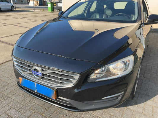 Volvo V60 2.4 D6 Plug-in Hybrid Momentum AWD 2015 – снимка 2