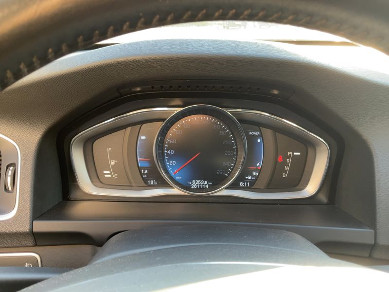 Volvo V60 2.4 D6 Plug-in Hybrid Momentum AWD 2015 – снимка 18