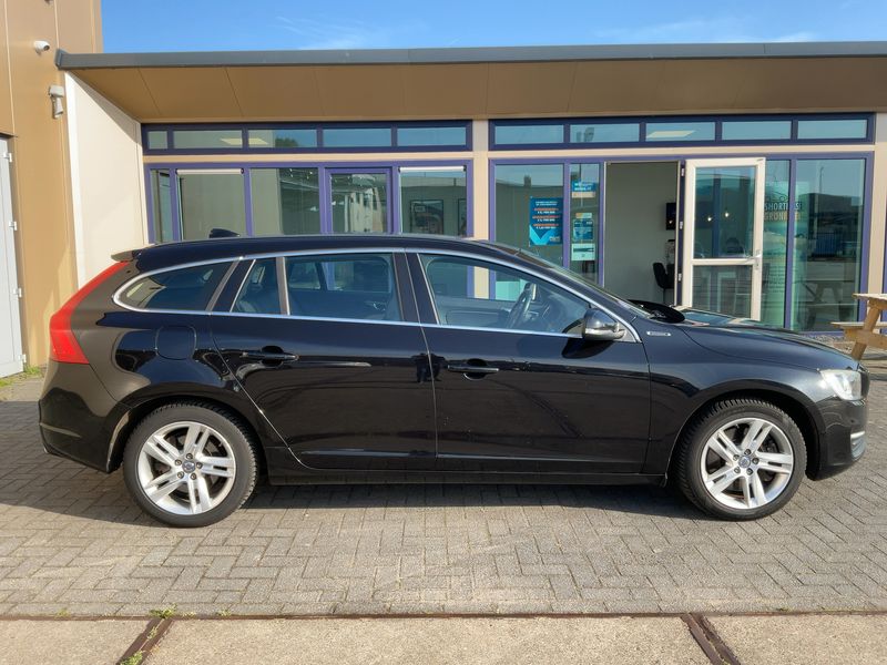 Volvo V60 2.4 D6 Plug-in Hybrid Momentum AWD 2015 – снимка 10