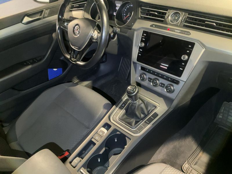 Volkswagen Passat 2.0 TDI Trendline BlueMotion Tech 2018 – снимка 12