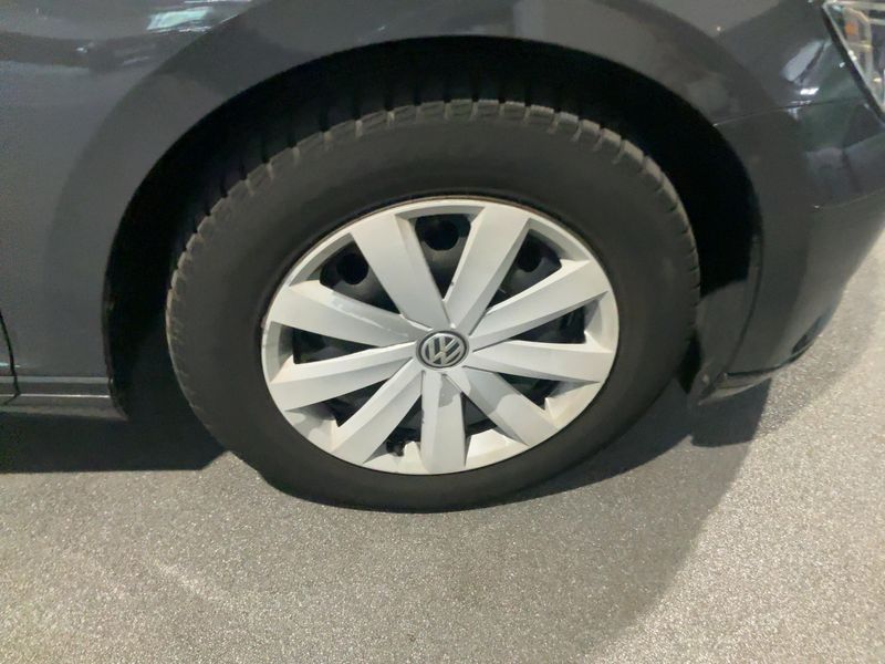 Volkswagen Passat 2.0 TDI Trendline BlueMotion Tech 2018 – снимка 19