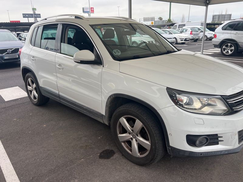 Volkswagen Tiguan 2.0 TDI Sport 4Motion BlueMotion Tech 2015 – снимка 12