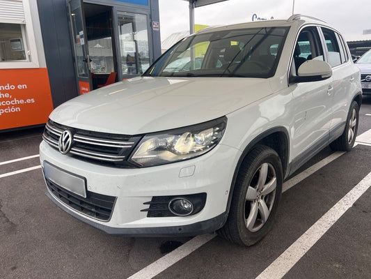 Volkswagen Tiguan 2.0 TDI Sport 4Motion BlueMotion Tech 2015 – снимка 2