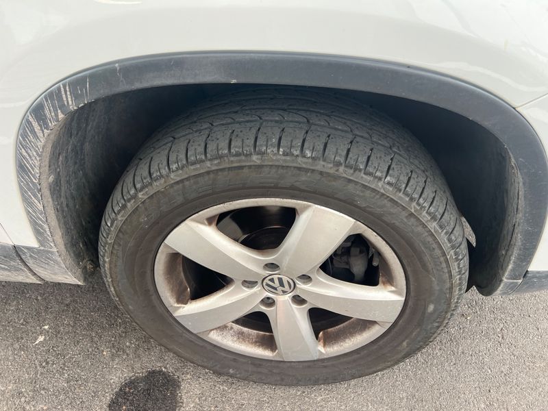 Volkswagen Tiguan 2.0 TDI Sport 4Motion BlueMotion Tech 2015 – снимка 11