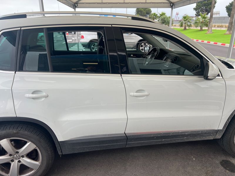 Volkswagen Tiguan 2.0 TDI Sport 4Motion BlueMotion Tech 2015 – снимка 10