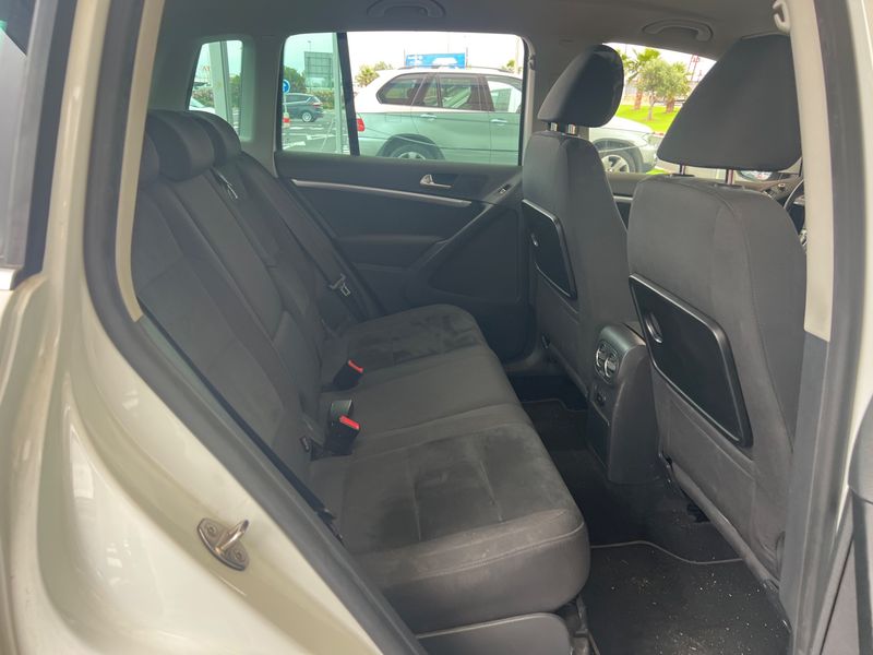 Volkswagen Tiguan 2.0 TDI Sport 4Motion BlueMotion Tech 2015 – снимка 19