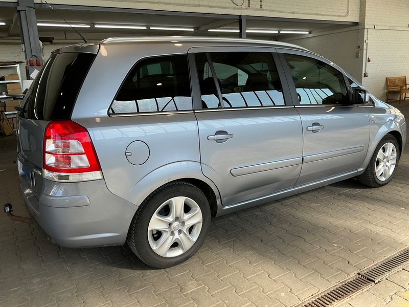 Opel Zafira 1.7 CDTI Basis 2010 – снимка 2
