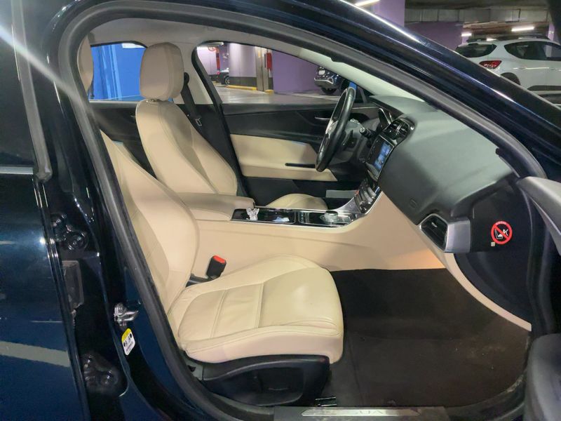 Jaguar XE 20d Prestige 2015 – снимка 16