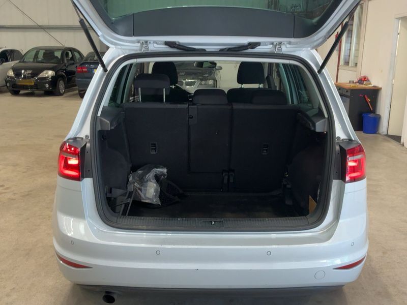 Volkswagen Golf VII Sportsvan 1.0 TSI Comfortline BlueMotion Tech 2017 – снимка 16