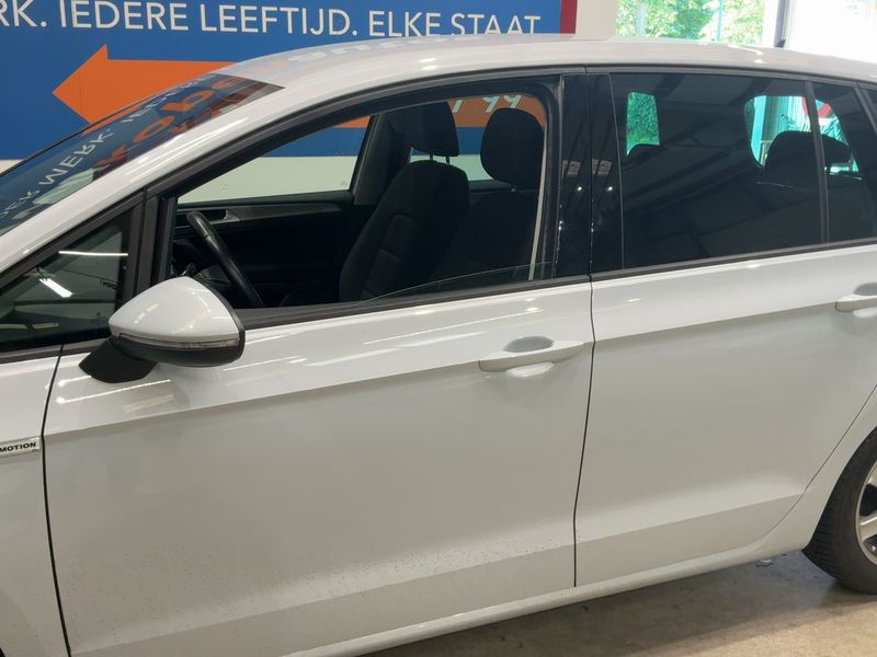 Volkswagen Golf VII Sportsvan 1.0 TSI Comfortline BlueMotion Tech 2017 – снимка 4