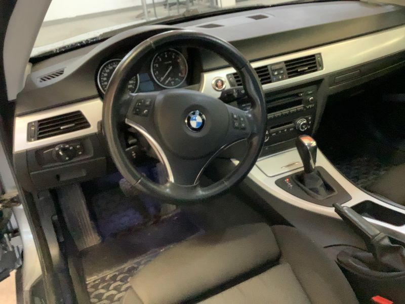 BMW 3er 325i 2008 – снимка 17