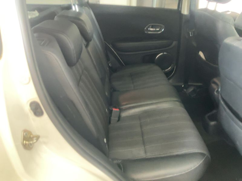 Honda HR-V 1.6 DTEC Executive 2015 – снимка 19