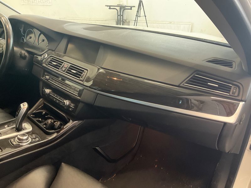 BMW 5er 530d xDrive 2011 – снимка 30