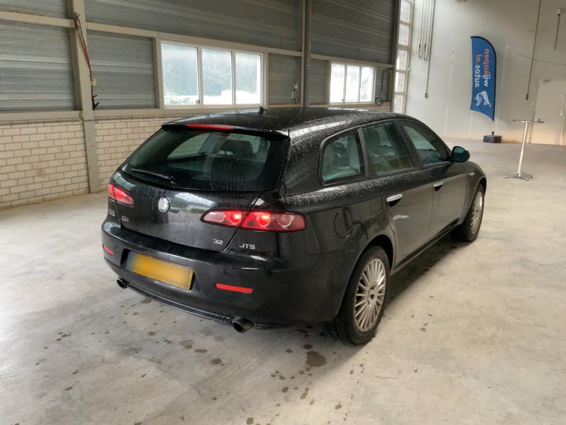 Alfa Romeo Alfa 159 3.2 JTS V6 Distinctive Q4 2010 – снимка 8