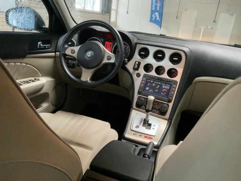 Alfa Romeo Alfa 159 3.2 JTS V6 Distinctive Q4 2010 – снимка 17