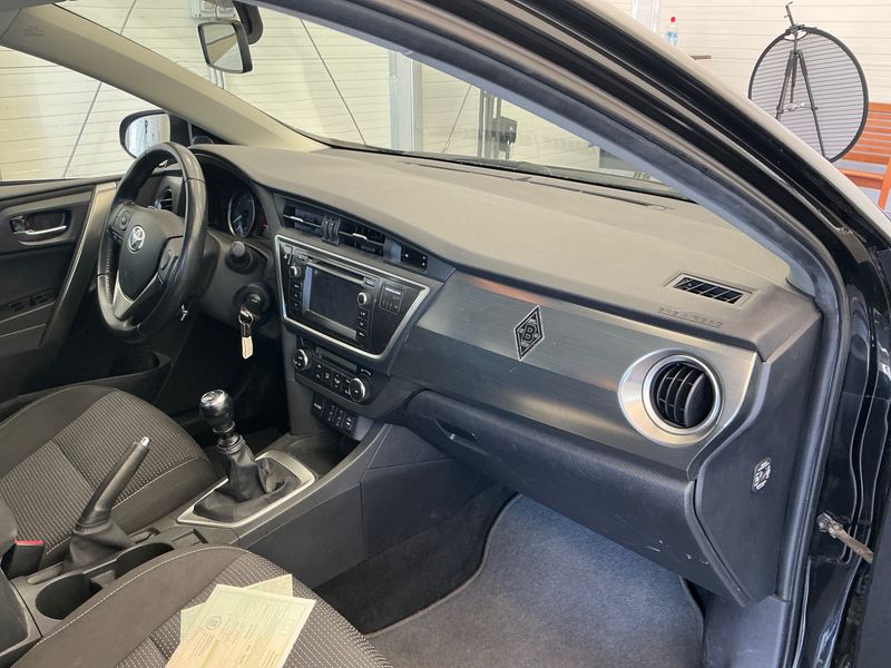Toyota Auris 1.6 START Edition 2014 – снимка 36