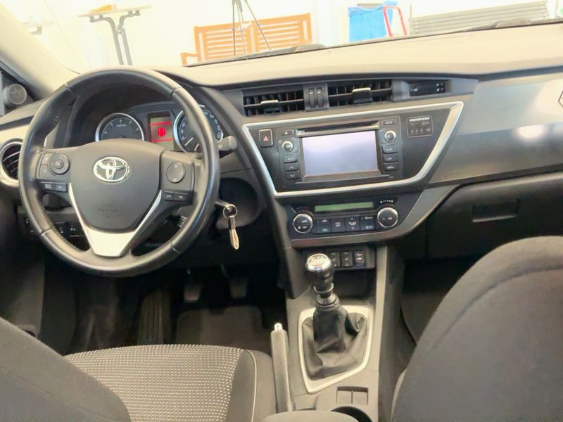 Toyota Auris 1.6 START Edition 2014 – снимка 17