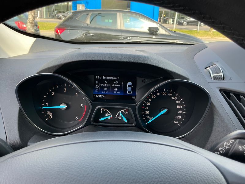 Ford Kuga 2.0 TDCi Titanium 2017 – снимка 18
