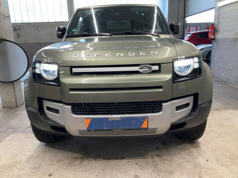 Land Rover Defender D200 Mild-Hybrid 90 Hard Top 2023 – снимка 14