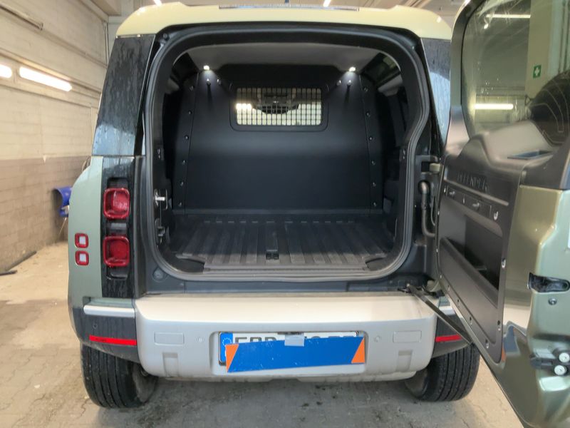 Land Rover Defender D200 Mild-Hybrid 90 Hard Top 2023 – снимка 15