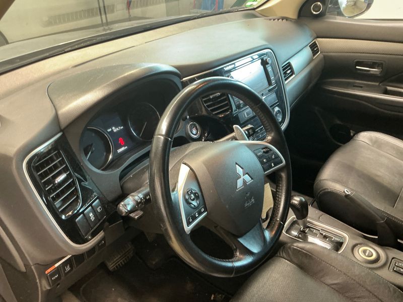 Mitsubishi Outlander 2.2 DI-D Intense ClearTec 4WD 2014 – снимка 22