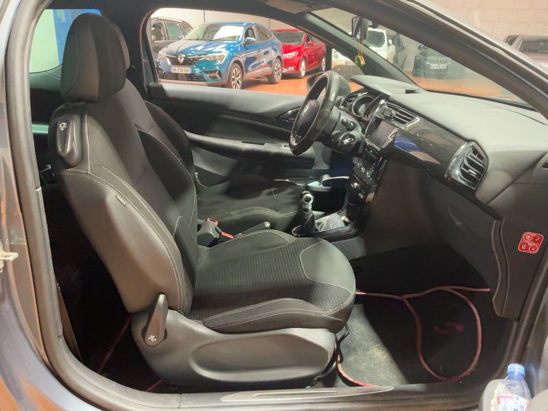 Citroen DS3 1.6 HDi SoChic 2011 – снимка 16