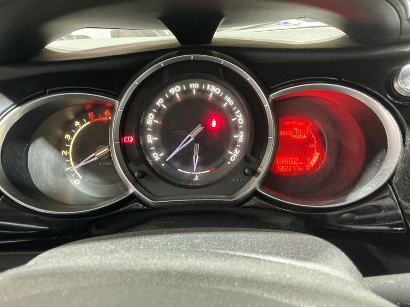 Citroen DS3 1.6 HDi SoChic 2011 – снимка 18