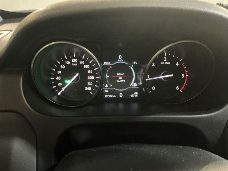 Land Rover Discovery Sport 2.0 Td4 SE AWD 2017 – снимка 18