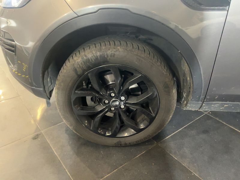 Land Rover Discovery Sport 2.0 Td4 SE AWD 2017 – снимка 3