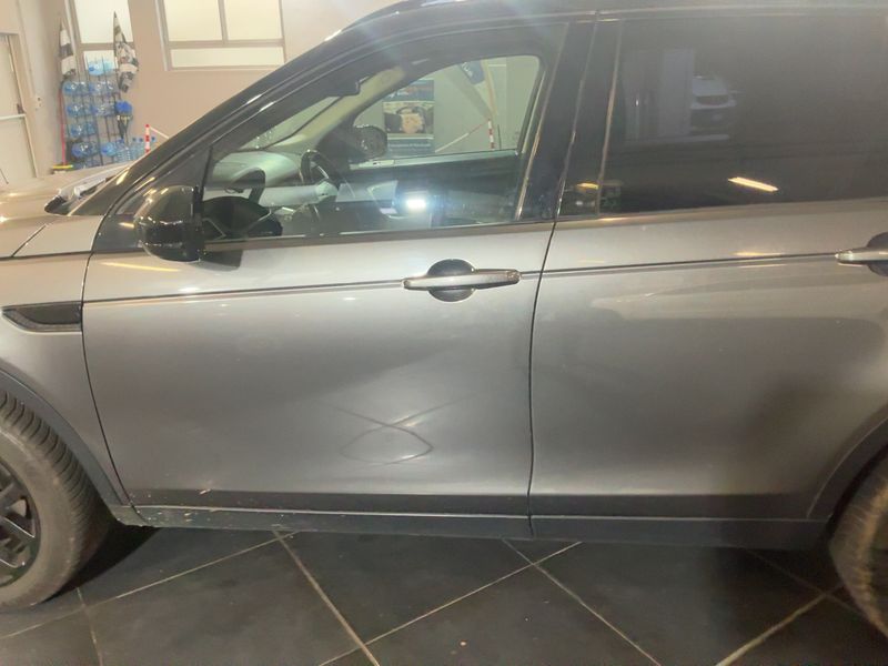 Land Rover Discovery Sport 2.0 Td4 SE AWD 2017 – снимка 4