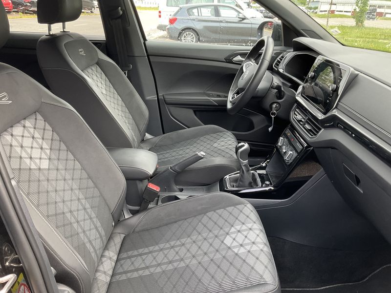 Volkswagen T-Cross 1.0 TSI R-Line 2025 – снимка 10