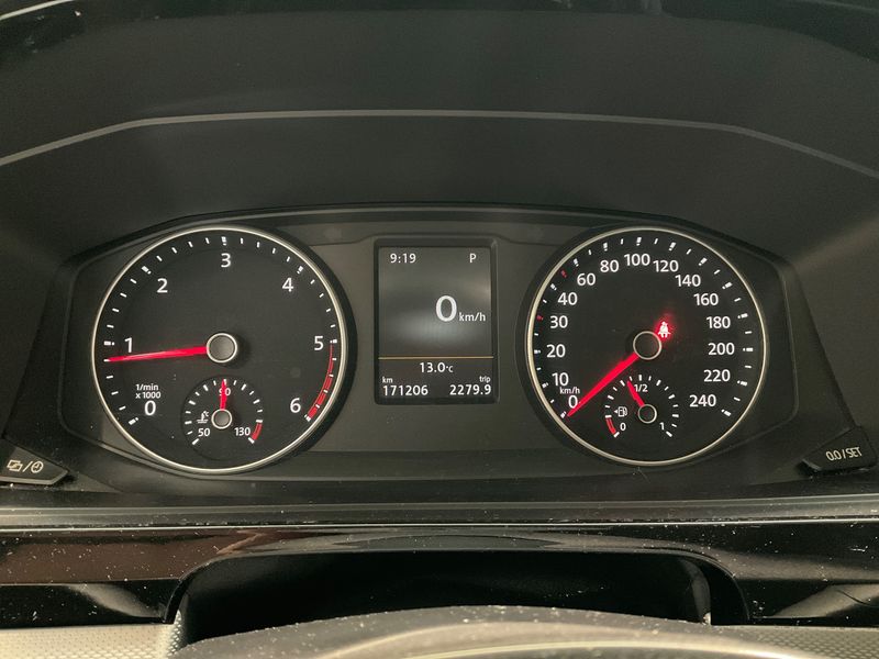 Volkswagen T6 Multivan 2.0 TDI Highline 4Motion 2018 – снимка 18