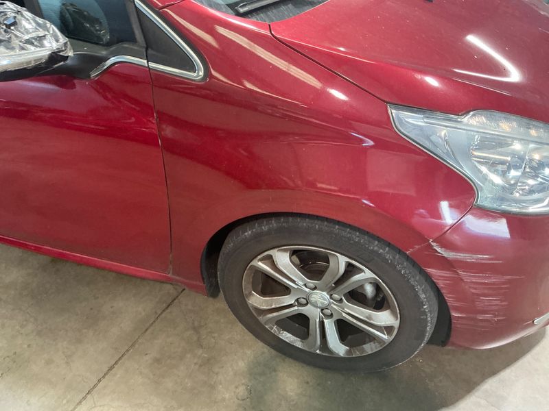 Peugeot 208 1.6 Allure 2014 – снимка 23