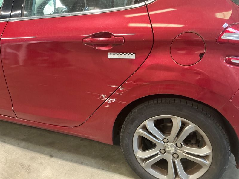 Peugeot 208 1.6 Allure 2014 – снимка 29