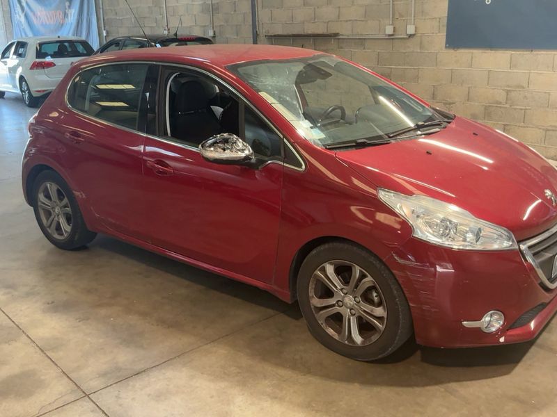 Peugeot 208 1.6 Allure 2014 – снимка 12