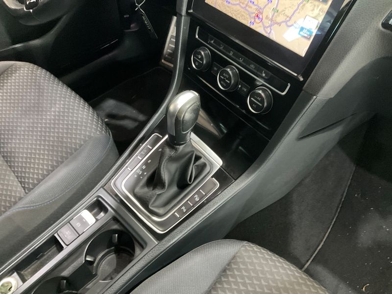 Volkswagen Golf VII 2.0 TDI United Start-Stopp 2020 – снимка 35