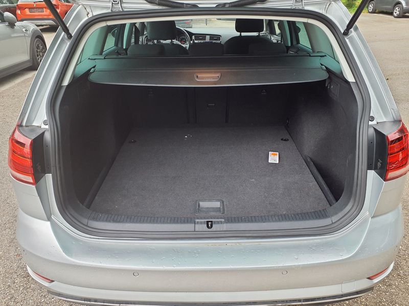 Volkswagen Golf VII 2.0 TDI United Start-Stopp 2020 – снимка 15