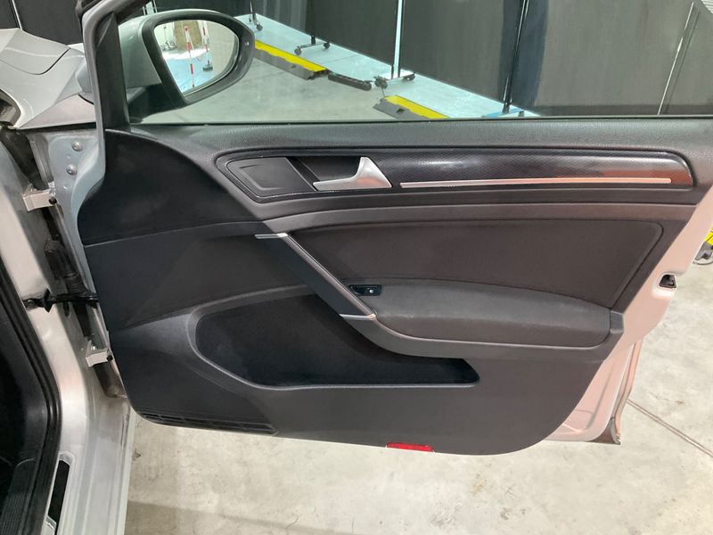 Volkswagen Golf VII 2.0 TDI United Start-Stopp 2020 – снимка 36
