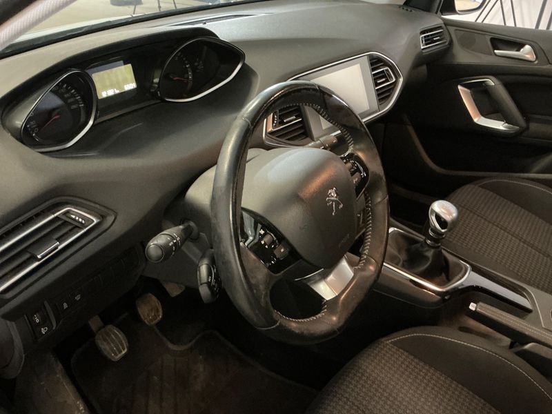 Peugeot 308 1.6 Blue-HDi Style 2017 – снимка 27